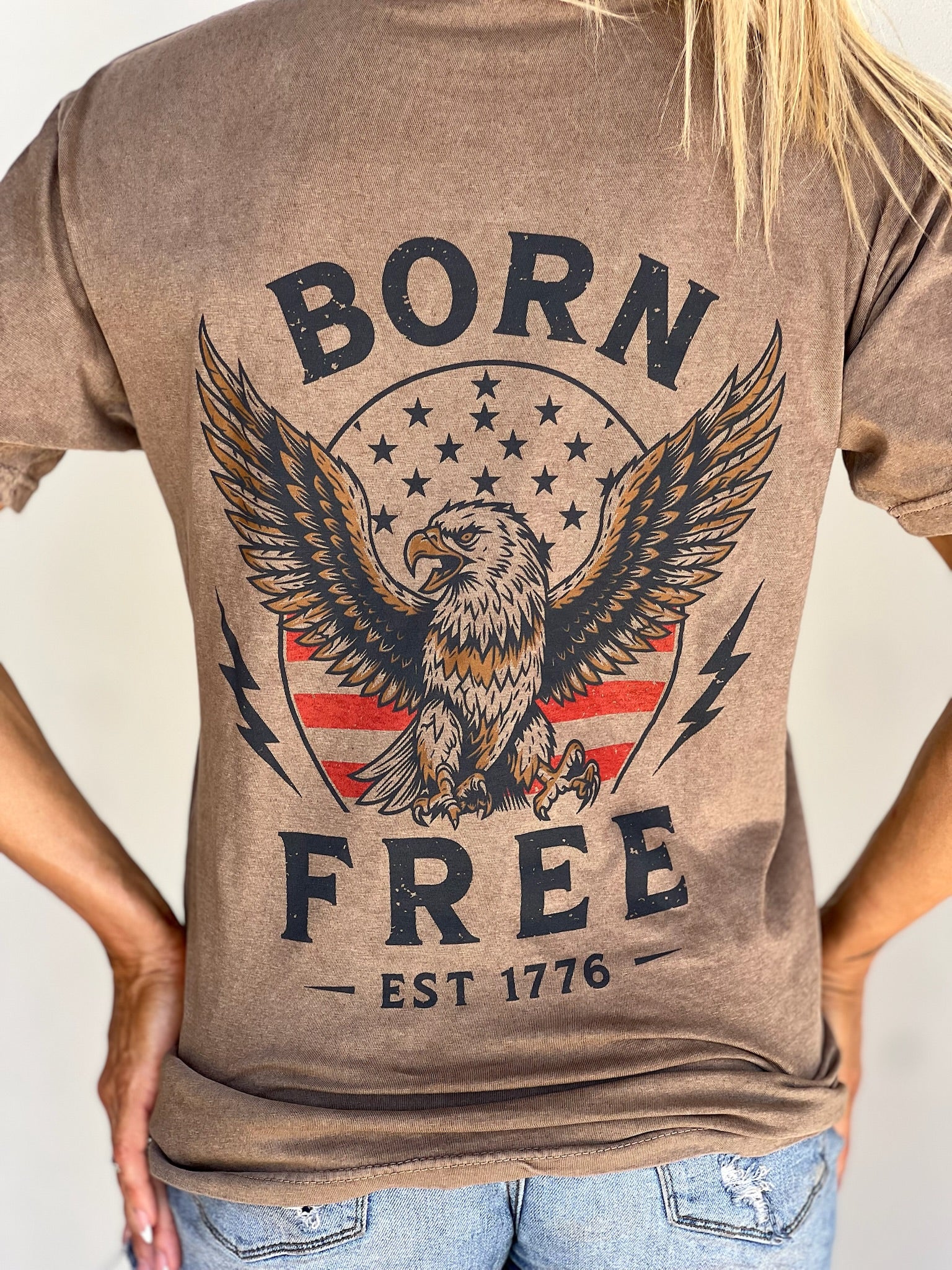 CLASSICS TEE: BORN FREE